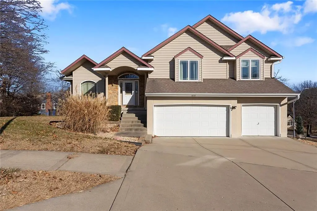 6958 N Atkins Avenue, Kansas City, MO 64152 - Image #1