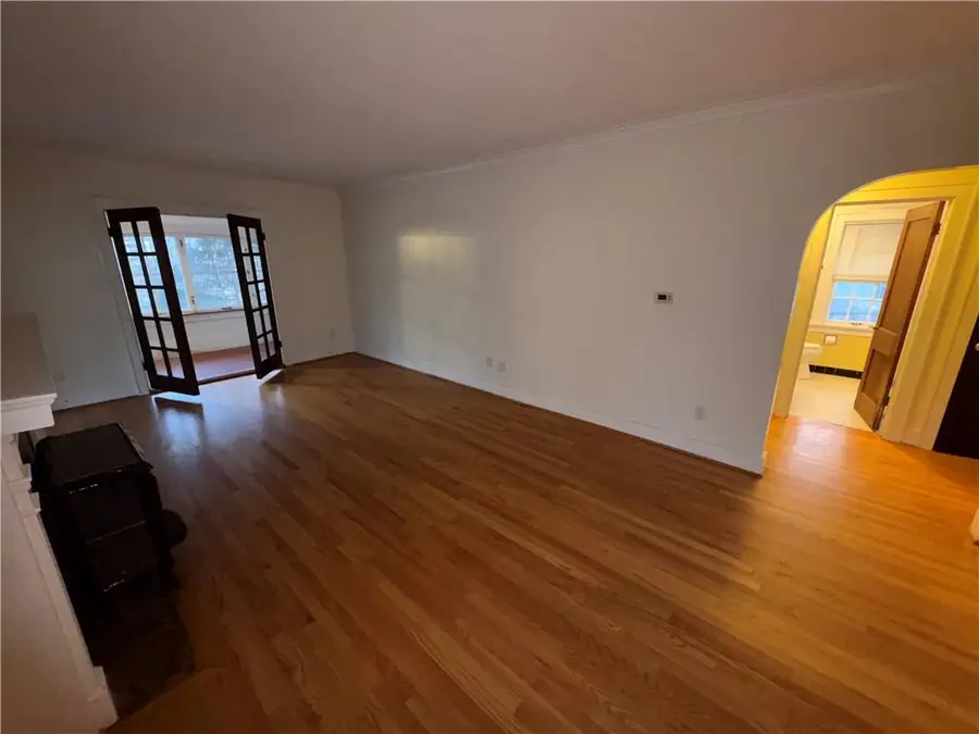 3700 E Roanoke Drive, Kansas City, MO 64111 - #3