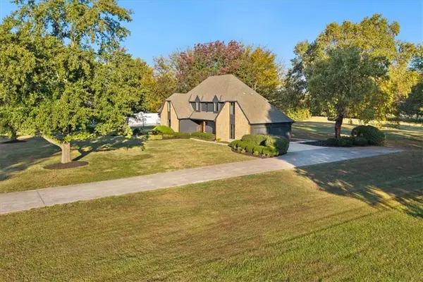 3680 W 194th Street, Stilwell, KS 66085