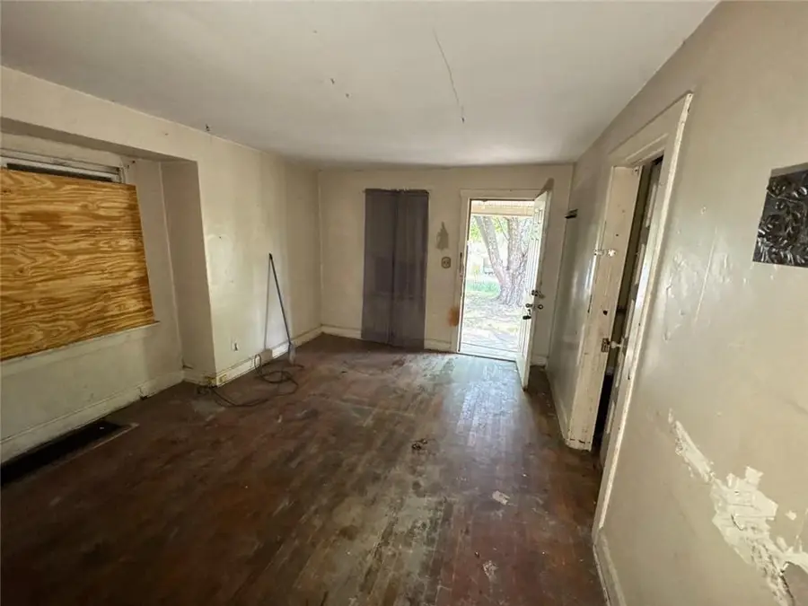 108 N Ditzler Avenue, Independence, MO 64053 - Image #2