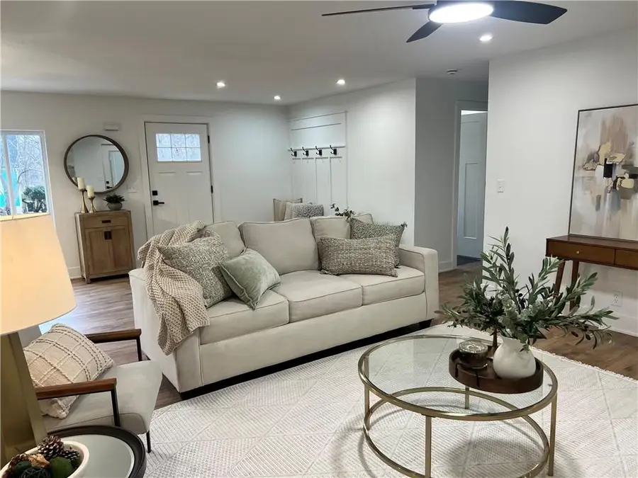 16 NW 82nd Street, Kansas City, MO 64118 - Image #2