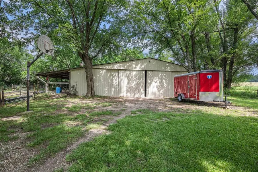 307 E Gore Road, Raymore, MO 64083 - Image #2