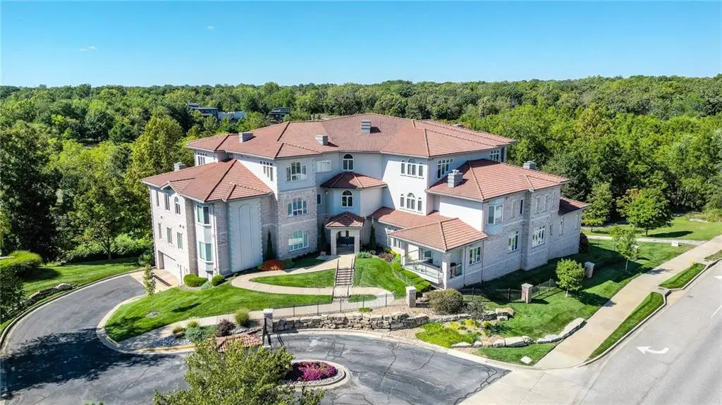 12600 S Pflumm Road #104, Olathe, KS 66062 - Image #1