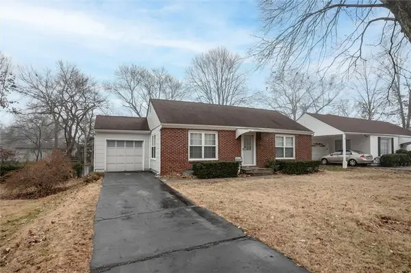 6105 Granada Street, Fairway, KS 66205