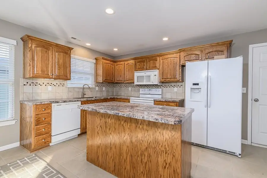 2308 Sycamore Drive, Tonganoxie, KS 66086 - Image #3