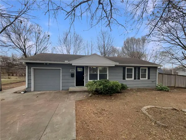 9437 Bristol Avenue, Kansas City, MO 64138