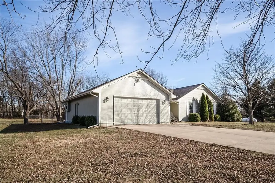 1901 SW Osage Drive, Oak Grove, MO 64075 - Image #3