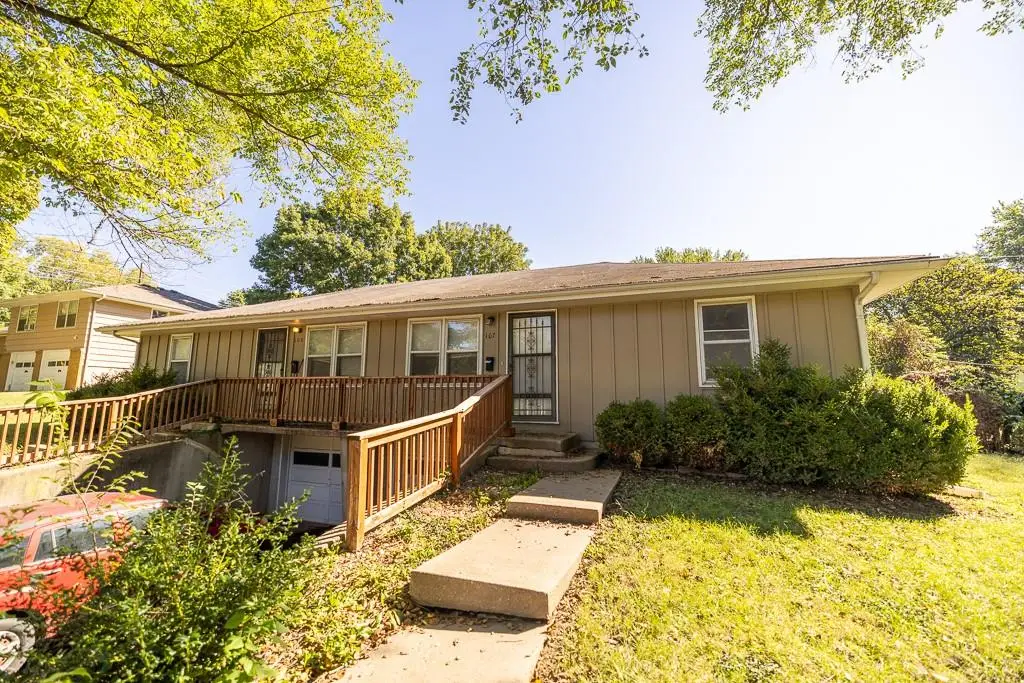105 & 107 S Arlington Avenue, Independence, MO 64053 - Image #1