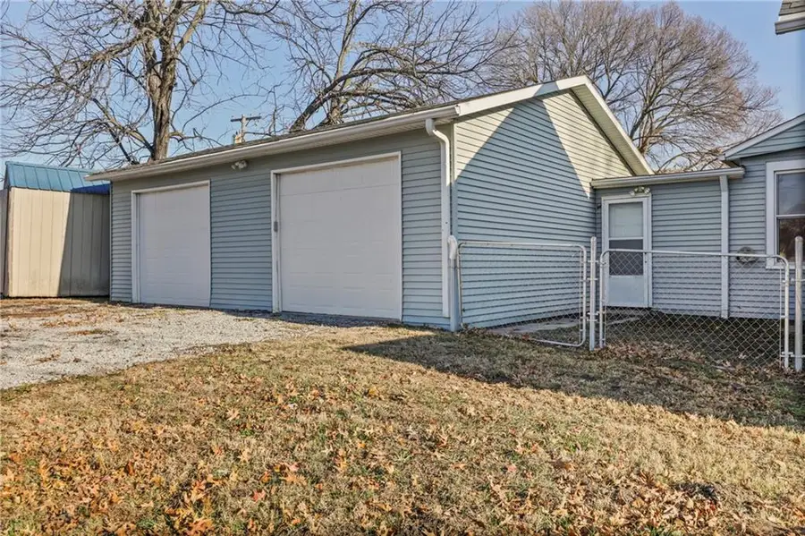 2203 Walnut Street, Higginsville, MO 64037 - #3