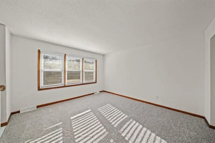 200 W Meriwood Lane, Edgerton, KS 66021 - Image #2