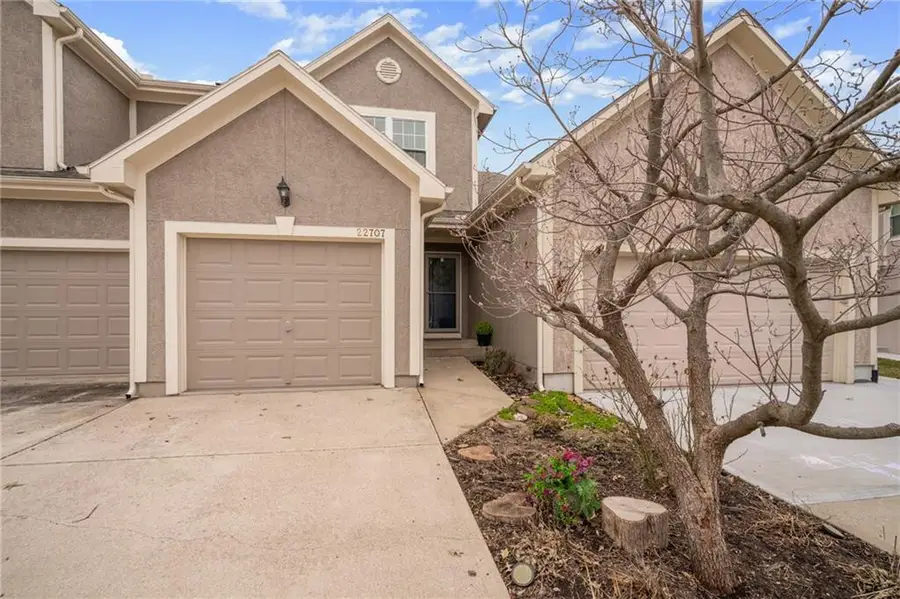 22707 W 73rd St Street, Shawnee, KS 66227 - #3