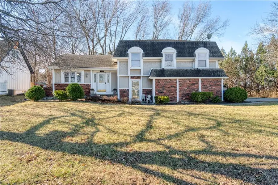 1401 E Oxford Place, Olathe, KS 66062 - Image #2