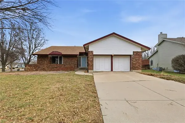 15801 Dearborn Street, Overland Park, KS 66223