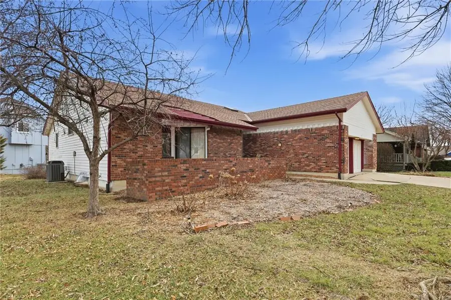 15801 Dearborn Street, Overland Park, KS 66223 - Image #3