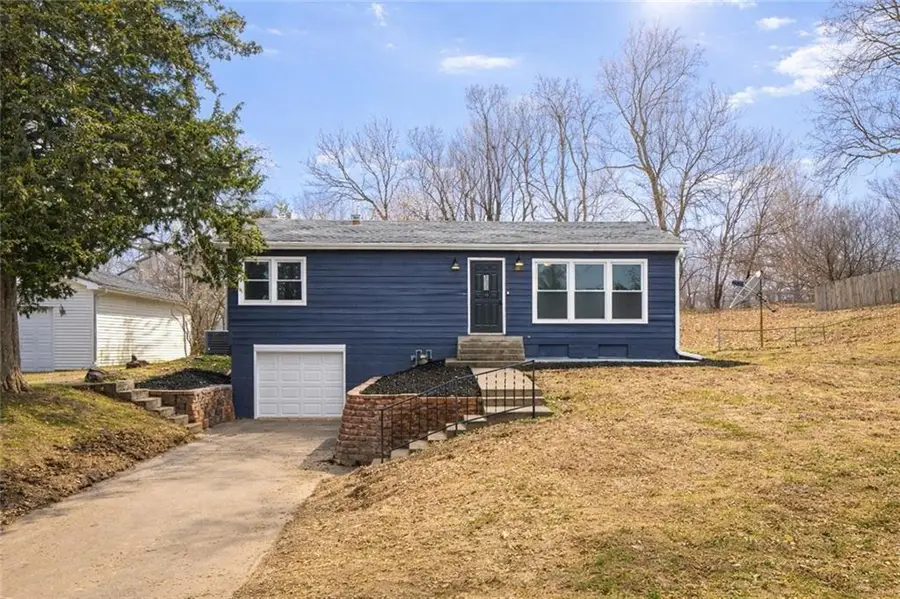 3310 S 30th Street, Saint Joseph, MO 64503 - Image #2