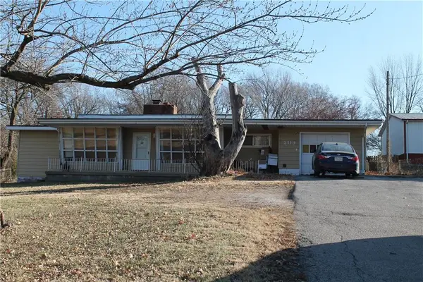 2119 S Lees Summit Road S, Independence, MO 64050