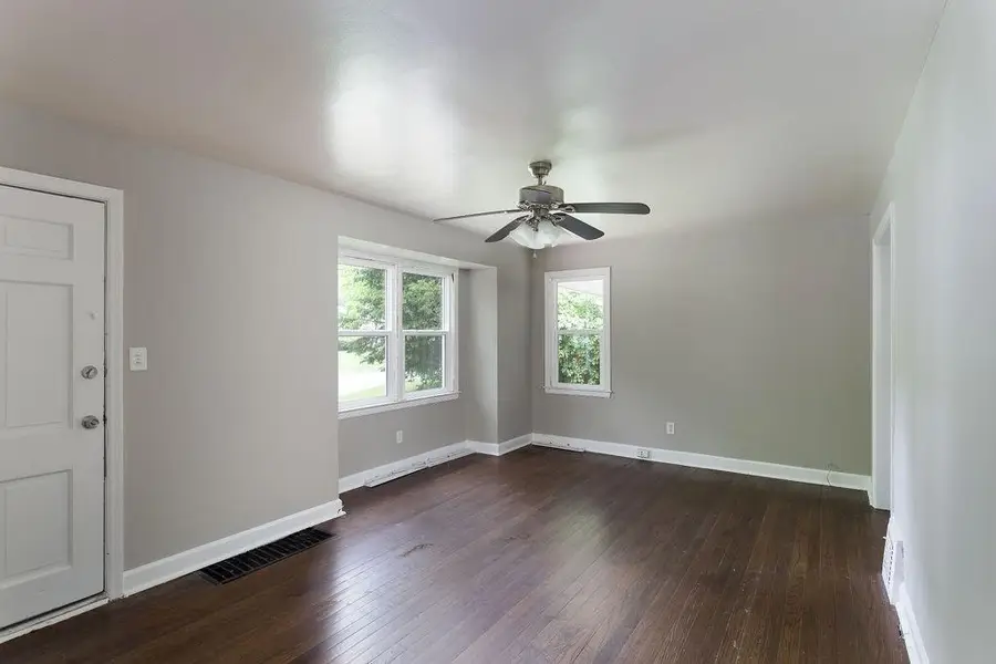 10 E Pocahontas Lane, Kansas City, MO 64114 - Image #3