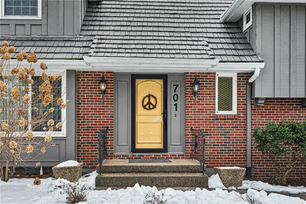 701 W 114 Terrace, Kansas City, MO 64114