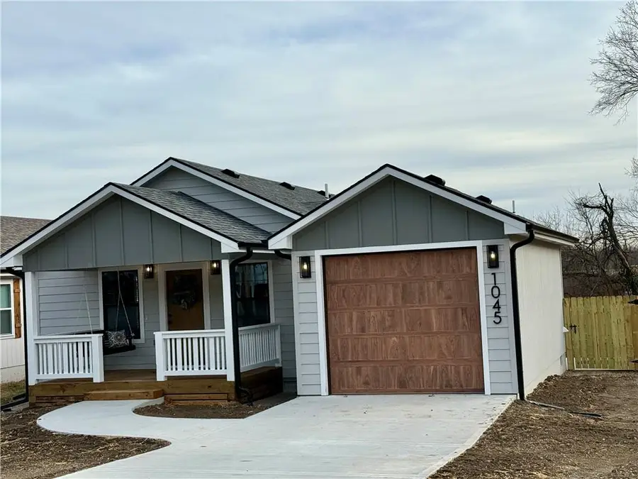 1045 Chestnut Avenue, Osawatomie, KS 66064 - Image #2