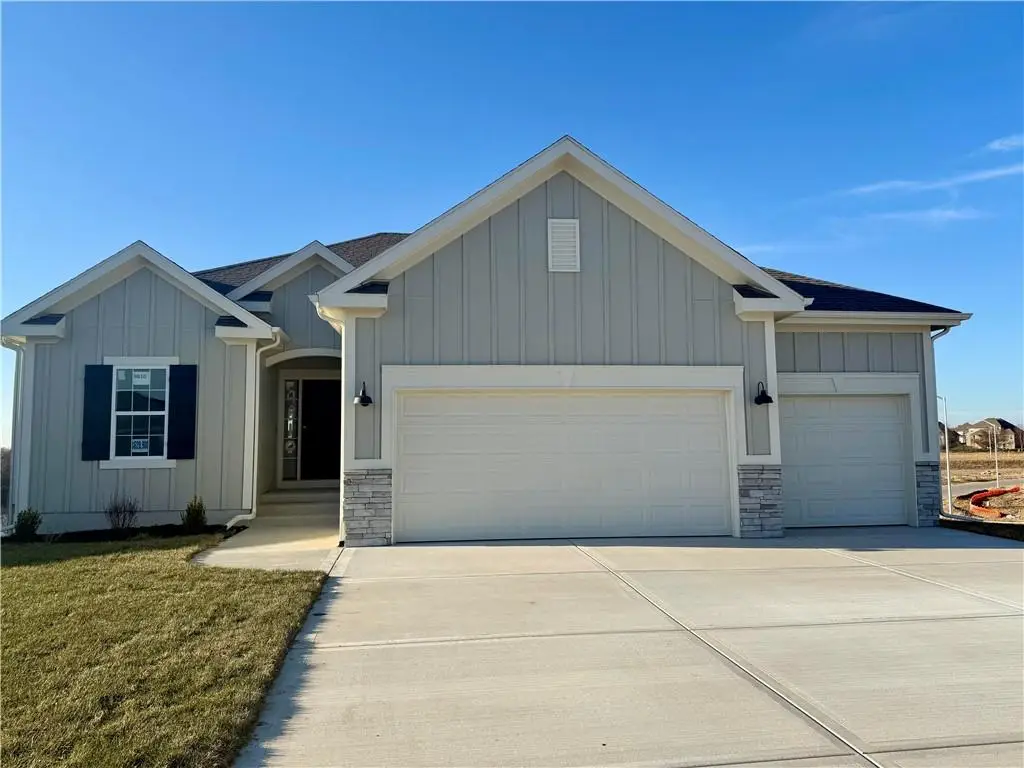 9810 N Laurel Avenue, Kansas City, MO 64157 - Image #1