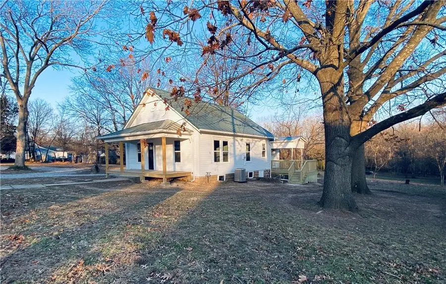 715 Pine Street, Sweet Springs, MO 65351 - Image #2