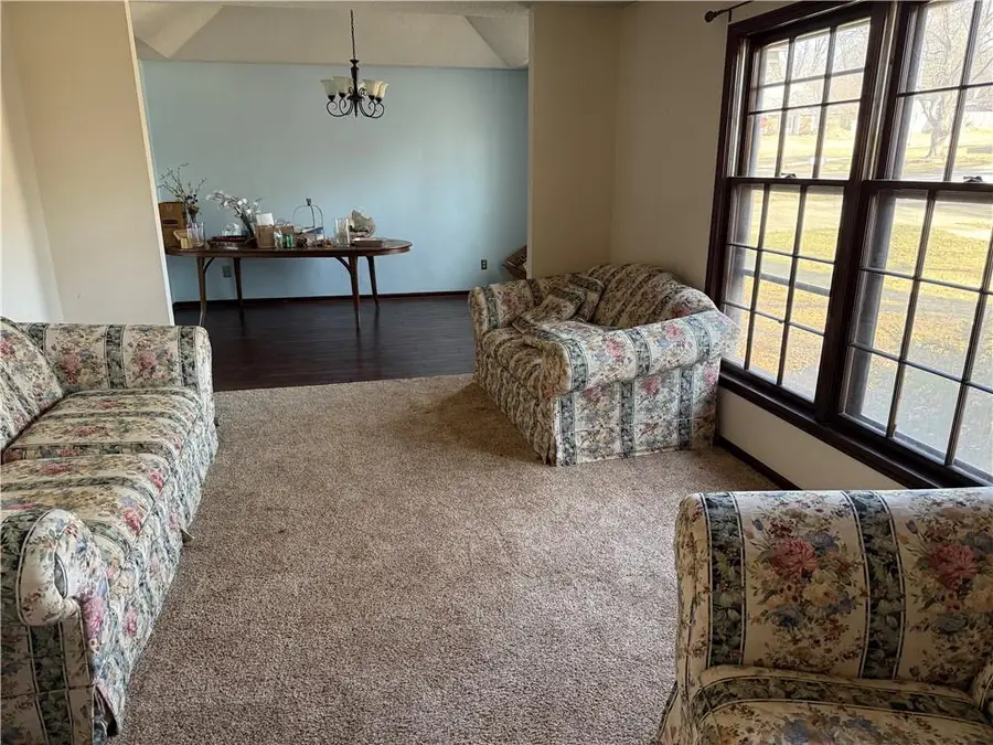 10306 Long Street, Overland Park, KS 66215 - Image #3