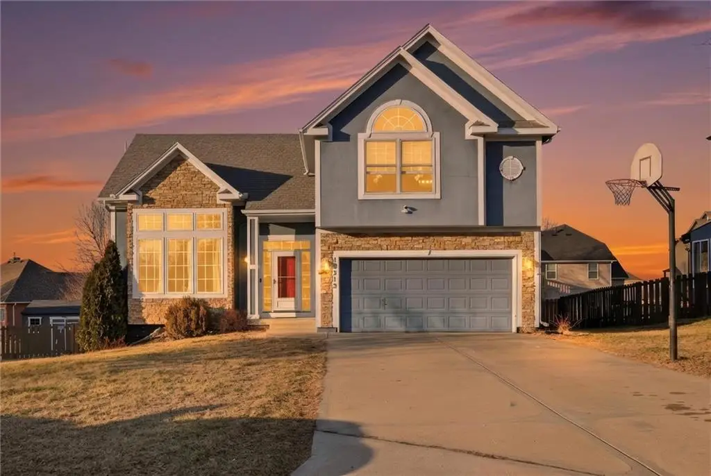 12212 Merion Drive, Kansas City, KS 66109 - #1