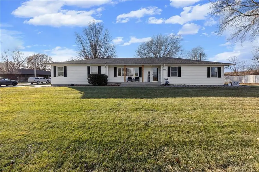 1102 N Metcalf Terrace, Louisburg, KS 66053 - Image #2