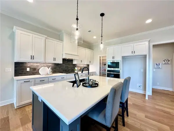 2762 SW 11th Terrace, Lee's Summit, MO 64081