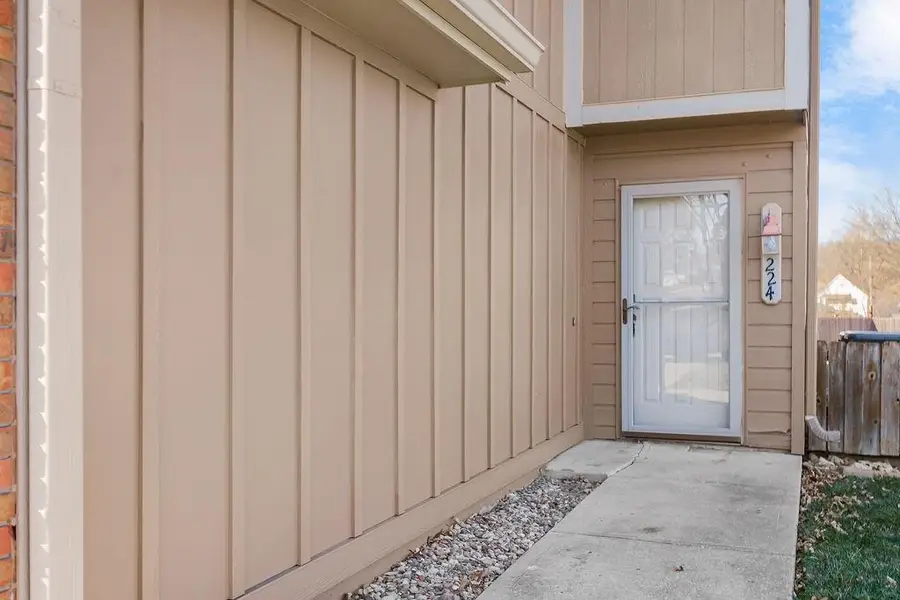 224 SW Pinetree Lane, Lees Summit, MO 64063 - Image #2