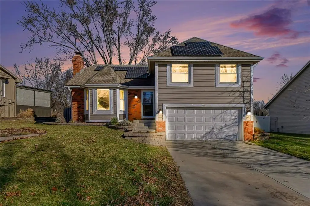 716 NE Thames Drive, Lees Summit, MO 64086 - Image #1