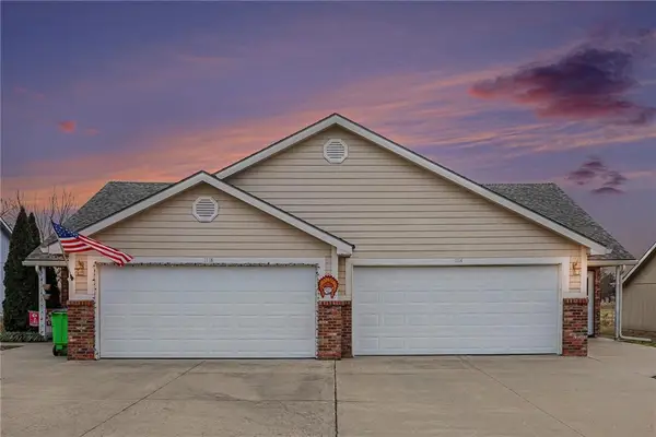 1114 Pebble Beach Lane, Ottawa, KS 66067