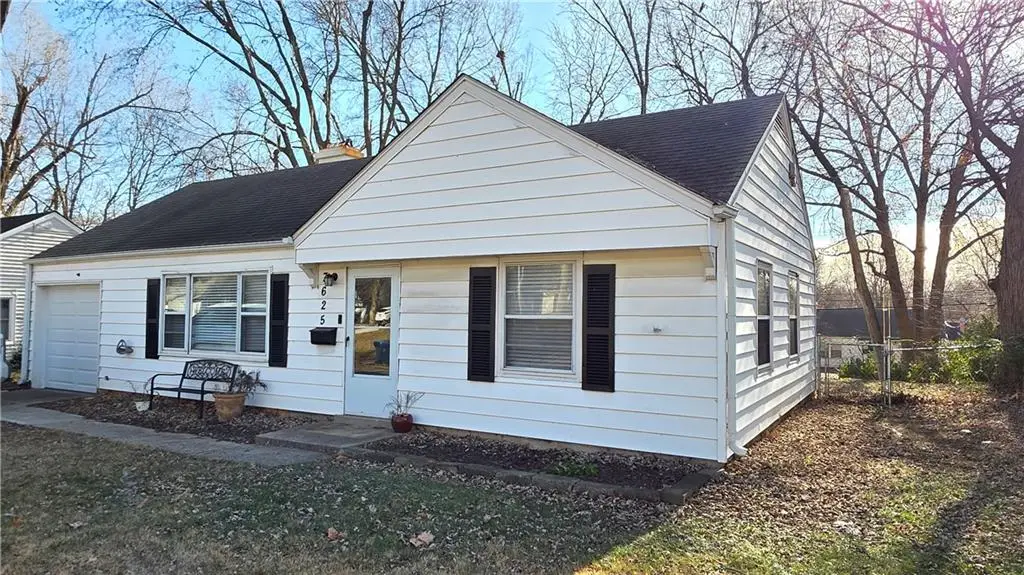 7625 Rainbow Drive, Prairie Village, KS 66208 - Image #1