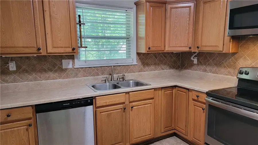 7625 Rainbow Drive, Prairie Village, KS 66208 - Image #2