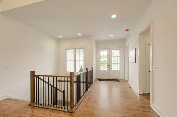 2150 NW Scenic View Drive, Riverside, MO 64150