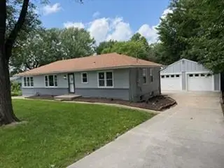 502 NE 74th Street, Gladstone, MO 64118