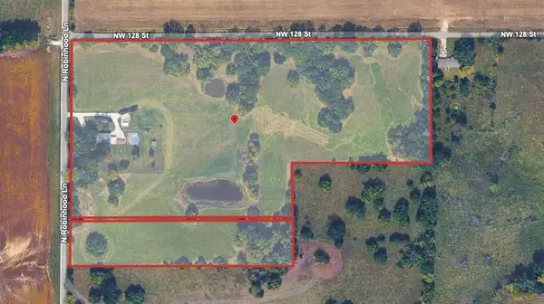 12703 N Robinhood Lane, Kansas City, MO 64164