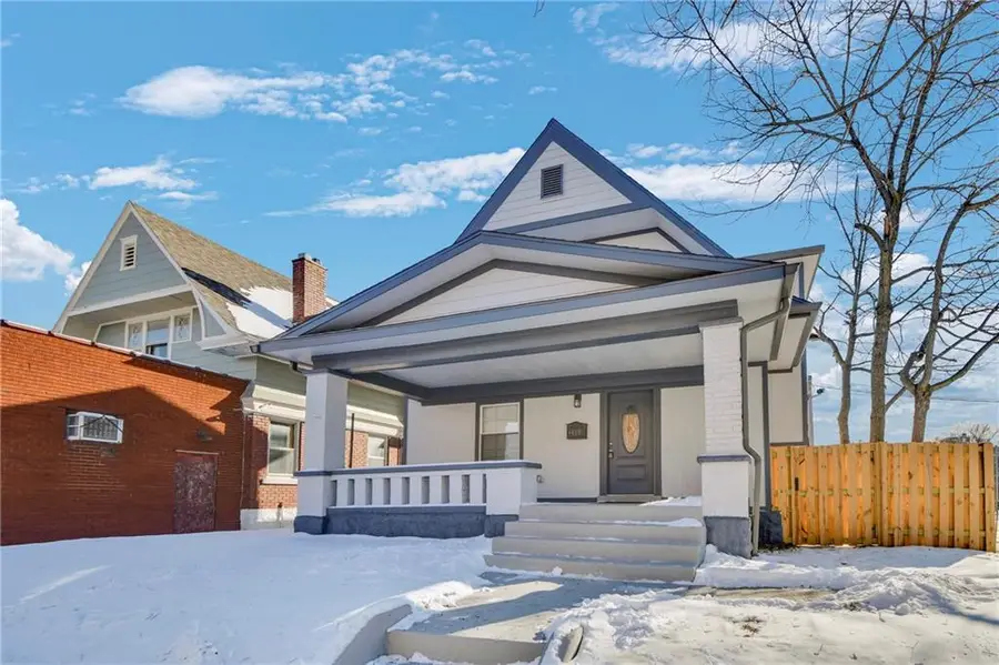 419 W Maple Avenue, Independence, MO 64050 - #3