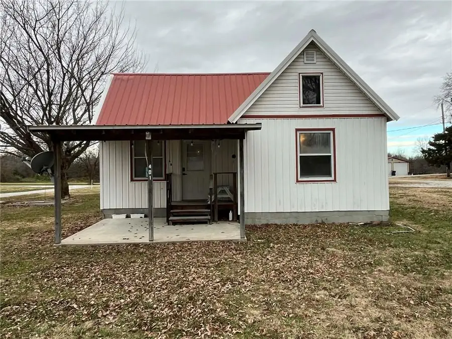 401 S 8th Street, Deepwater, MO 64740 - #3
