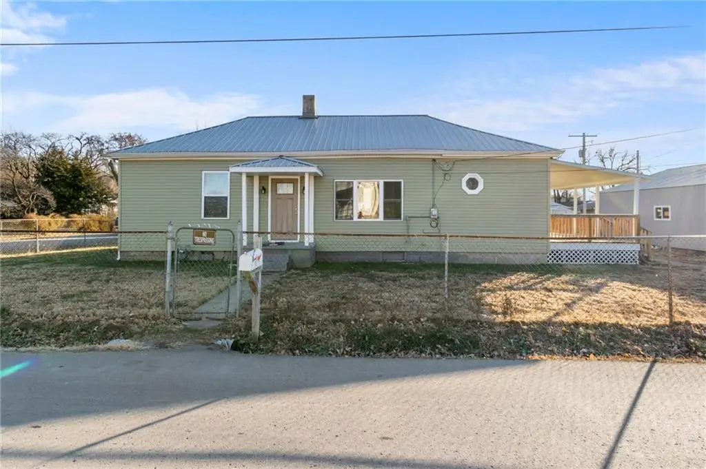 6802 Binswanger Street, Saint Joseph, MO 64504 - #1