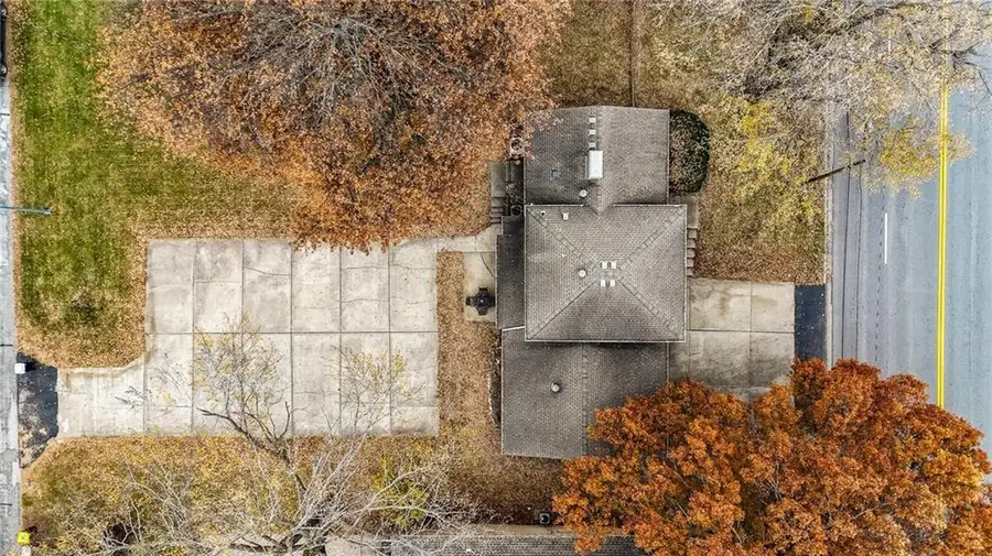 4411 Sterling Avenue, Kansas City, MO 64133 - Image #3