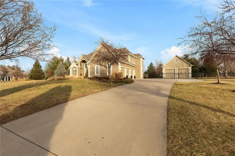 18125 Windsor Drive, Stilwell, KS 66085 - Image #2