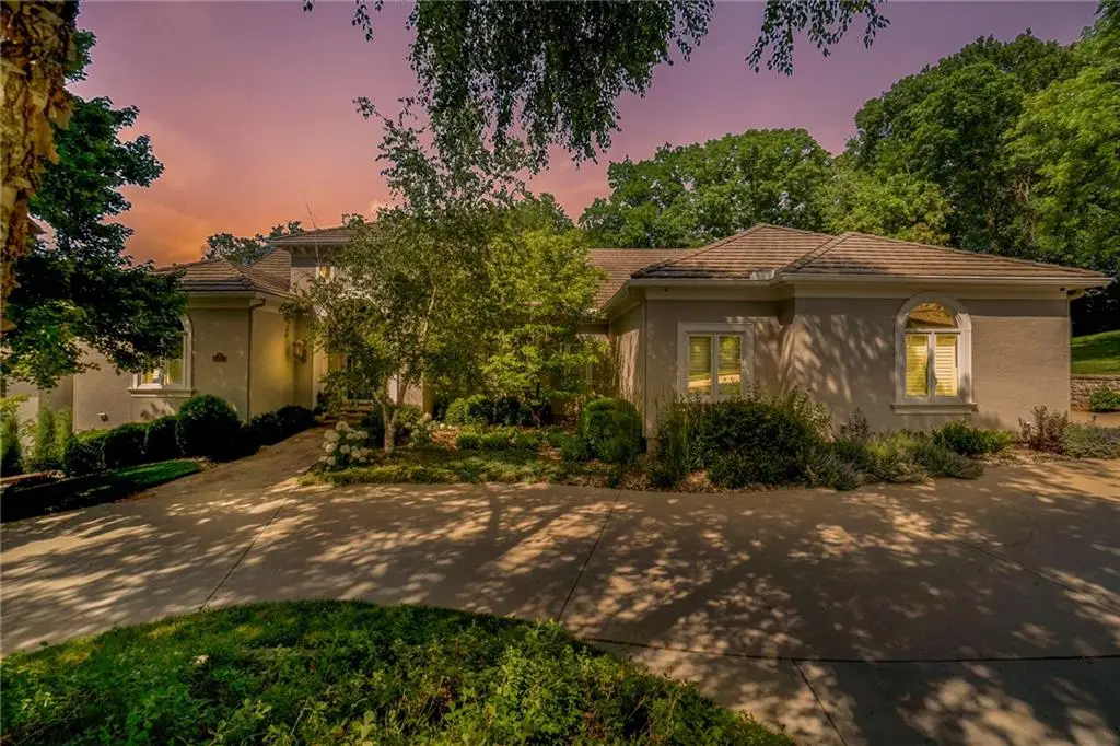 6411 Muirfield Street, Parkville, MO 64152 - #1