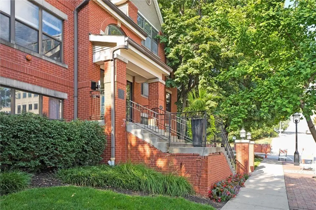 445 W 9th Street #302, Kansas City, MO 64105 - Image #1