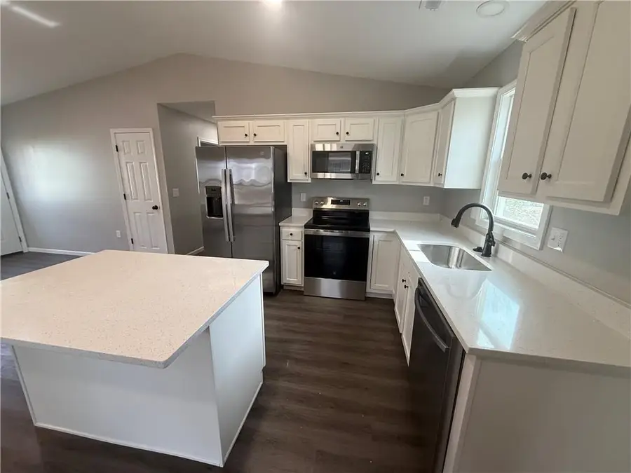 821 N Steet Street, Iola, KS 66749 - Image #2