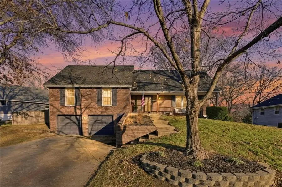 6757 N Garfield Avenue, Gladstone, MO 64118 - Image #2