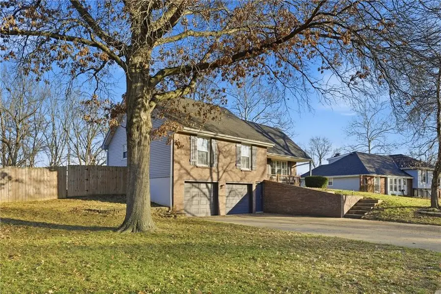 6757 N Garfield Avenue, Gladstone, MO 64118 - Image #3