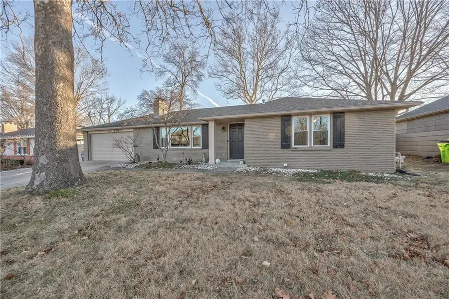 5429 Riggs Street, Mission, KS 66202 - Image #2