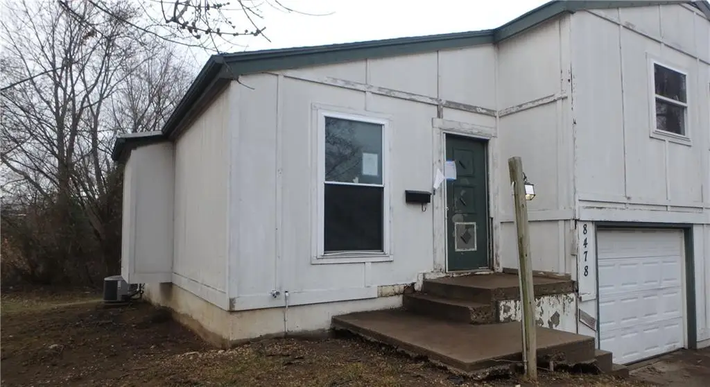 8478 Lane Drive, Raytown, MO 64138 - Image #1