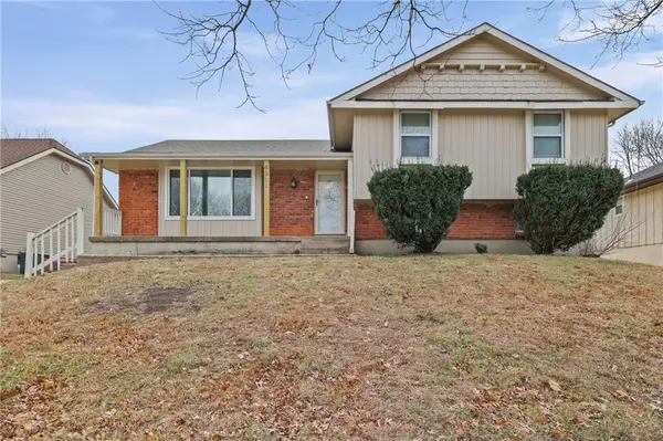 6201 E 140th Place, Grandview, MO 64030